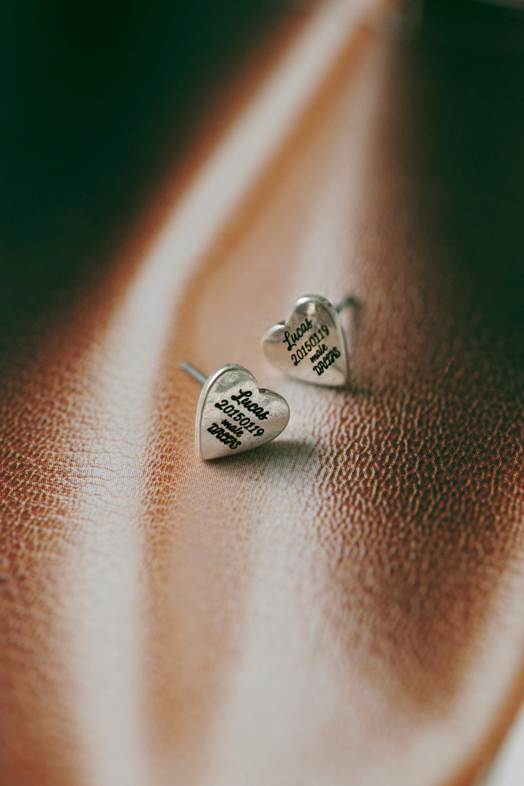 ルーカス ハート ID プレート ピアス – GOLDY Onlinestore