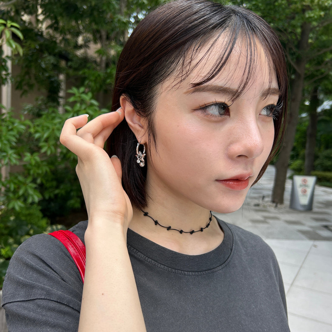 スターピアスとBLACKのチョーカーでEDGEの効いたスタイルに★
