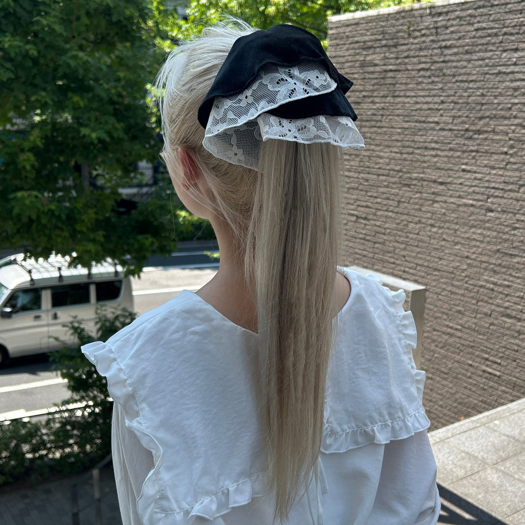 ベロア×レースシュシュで秋ムードを先取り♡