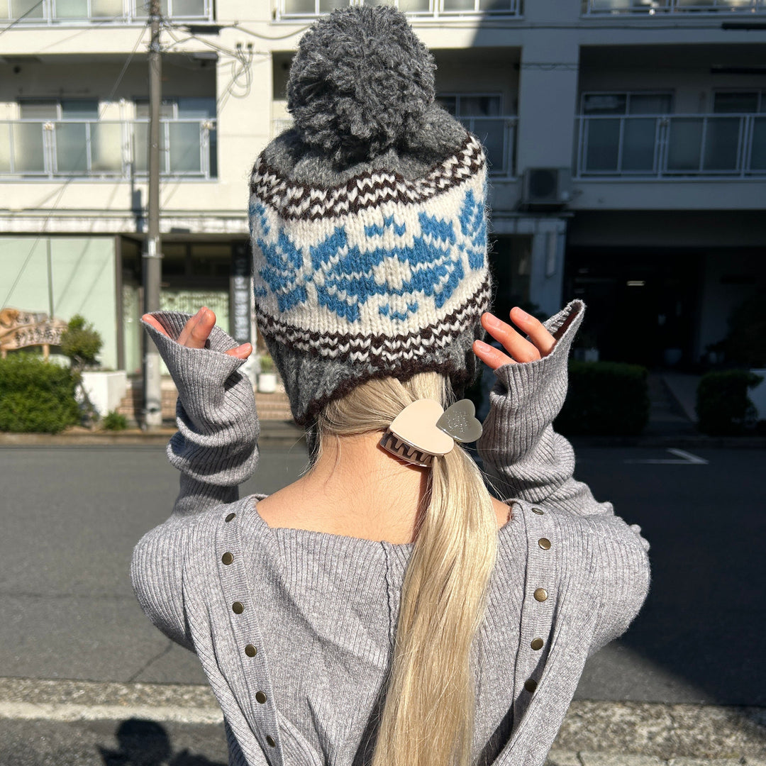 さっとまとめた髪に付けるだけでポイントになるクリップ♡