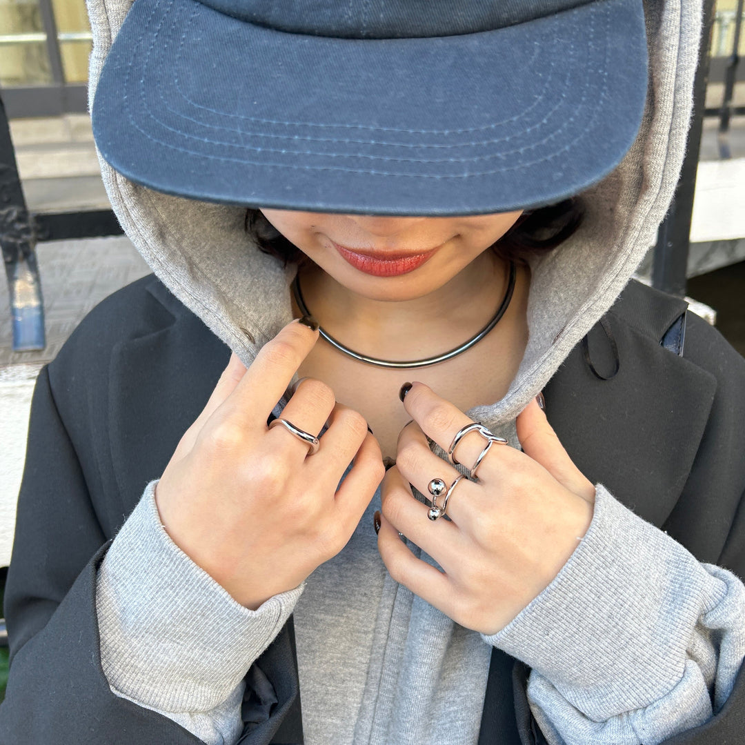 シンプルなステンレスアクセサリーを ジャラっと重ね付け★