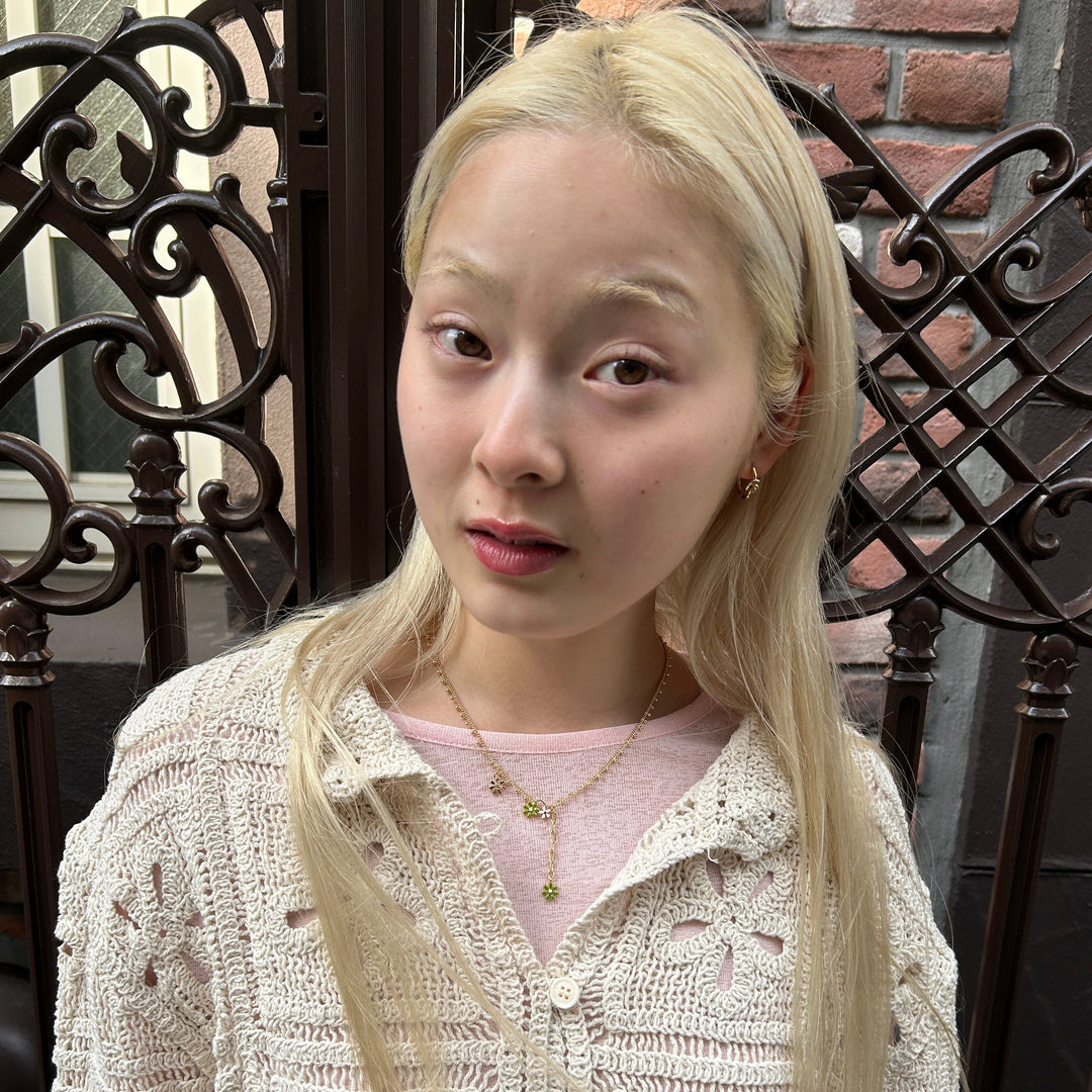 程よいサイズ感でコーデに馴染むフラワーモチーフネックレス🌼