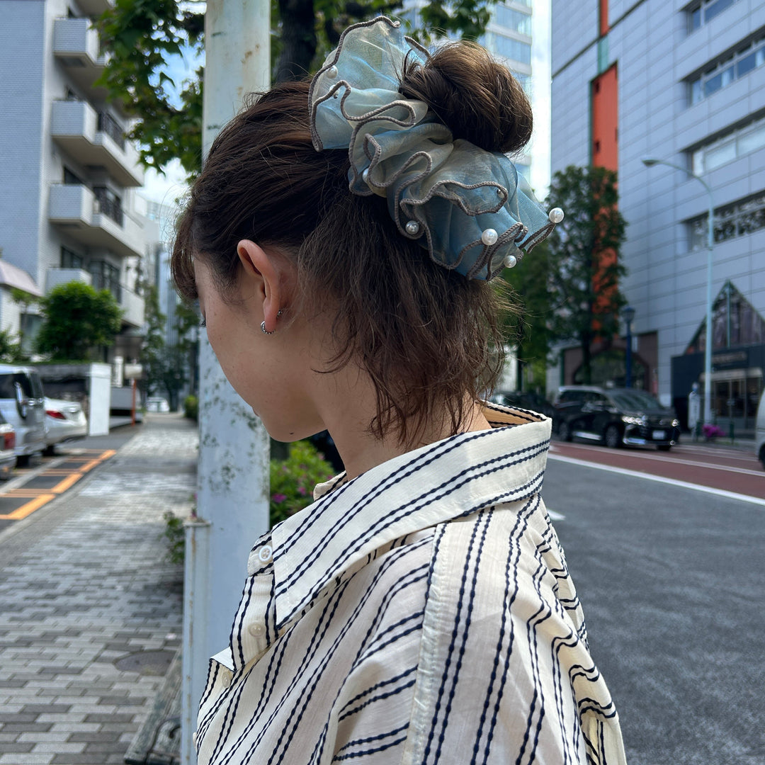 オーロラカラー×パールが大人可愛い後ろ姿もオシャレ見えするシュシュ♡