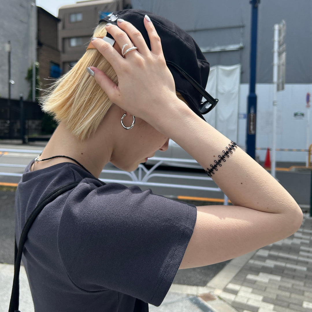 タトゥー風ブレスレットがBOYISHコーデにマッチ★