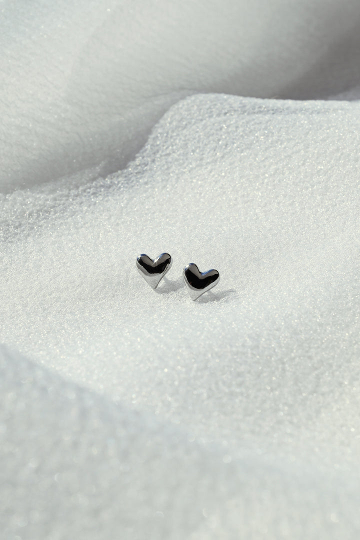 タイニー ハート ピアス