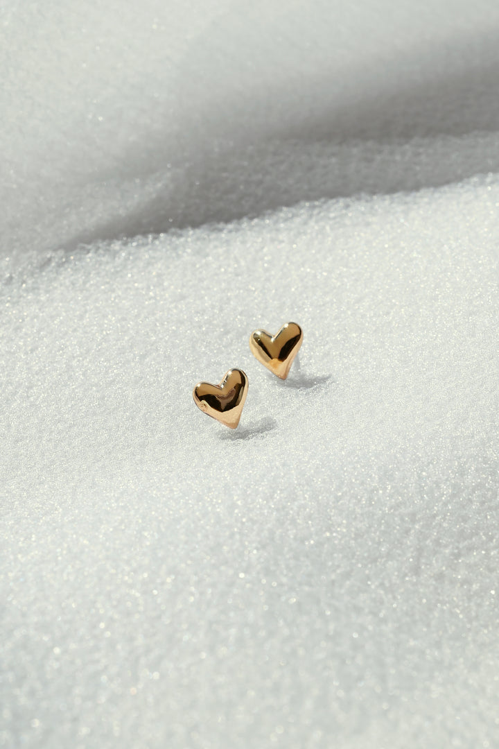 タイニー ハート ピアス