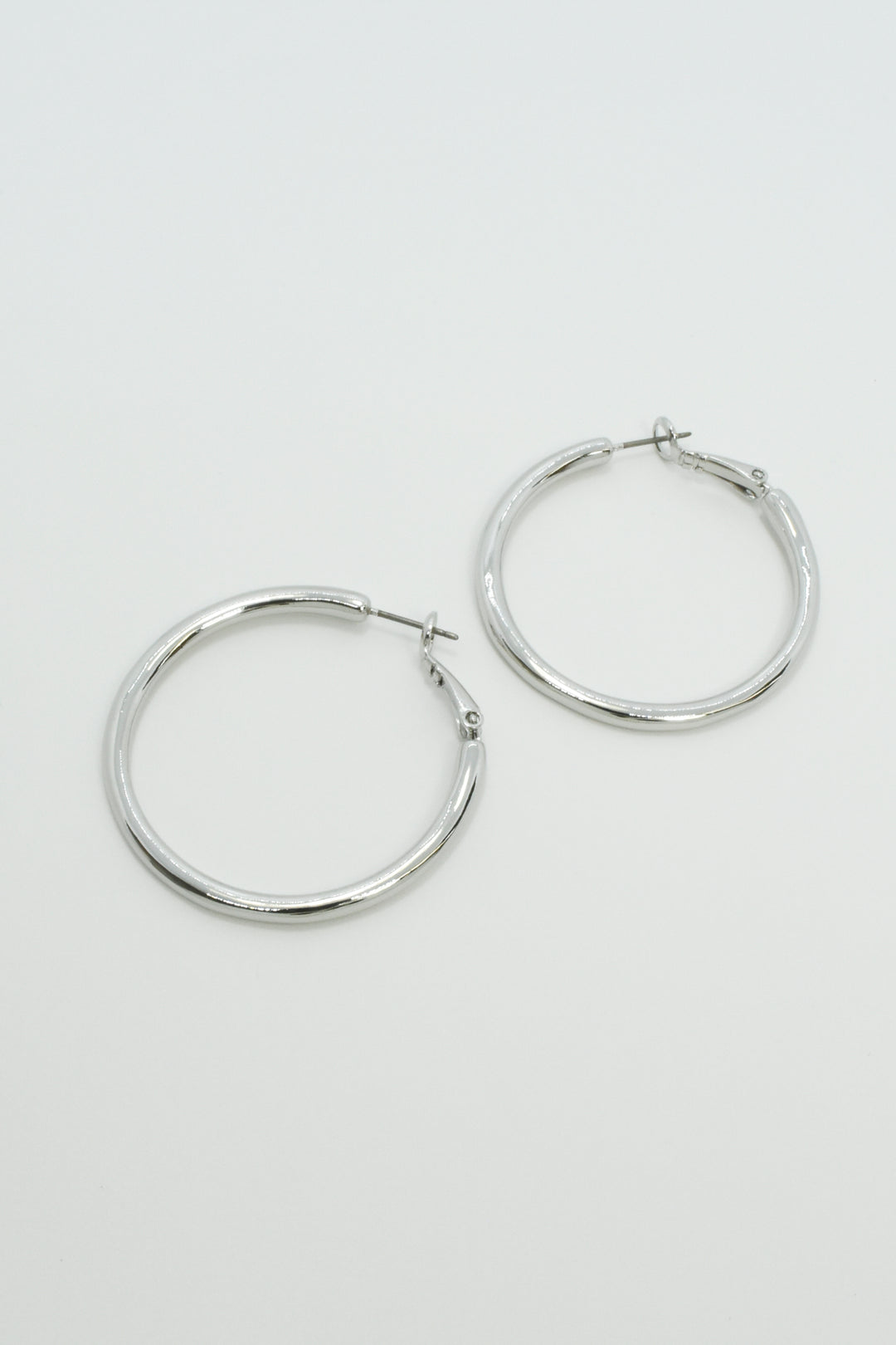 メタル フープ ワンタッチ ピアス