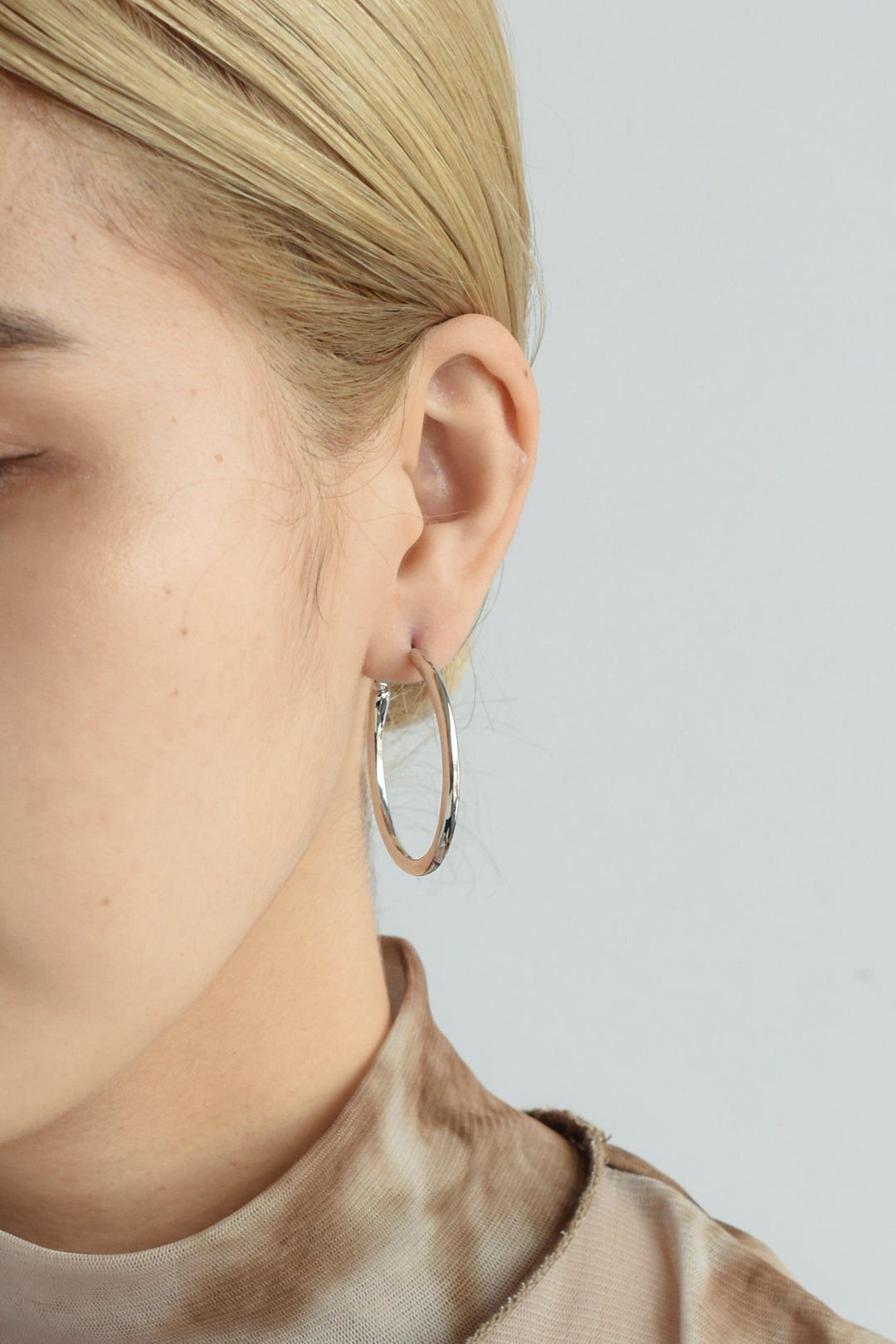 メタル フープ ワンタッチ ピアス