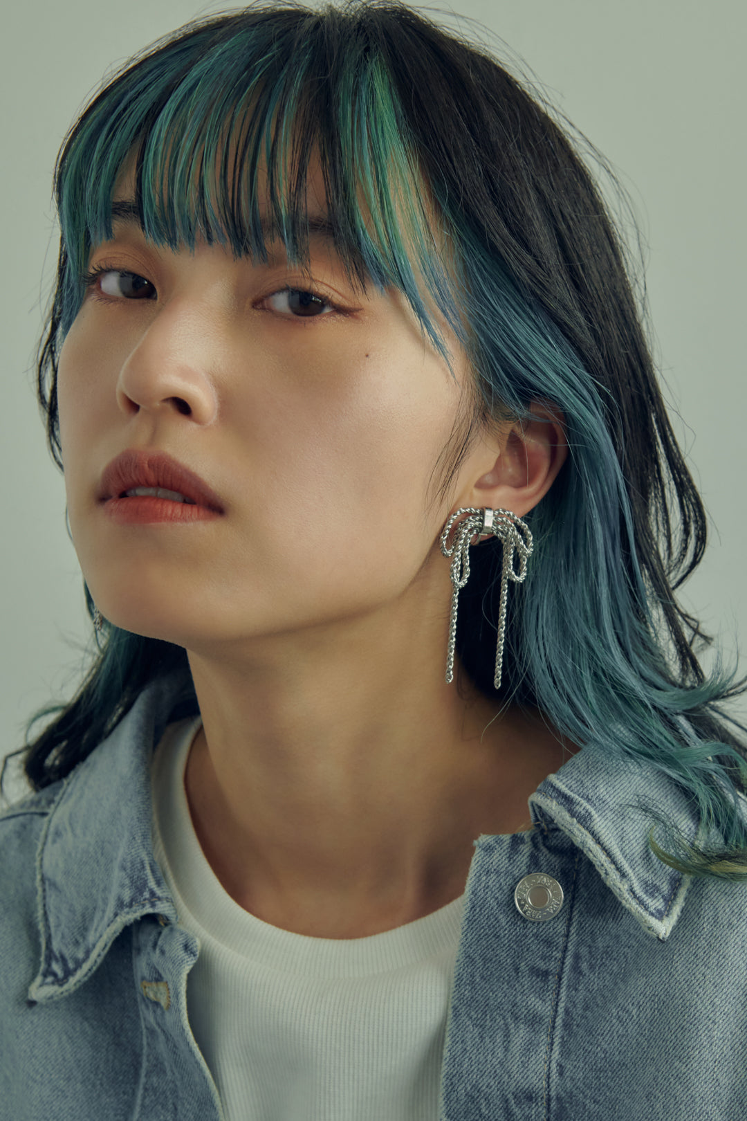 Dior リボンとチェーンのピアス Dior リボンとチェーンのピアス