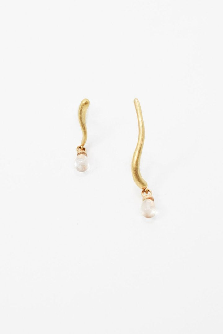 アシンメトリー トゥィグ ピアス – GOLDY Onlinestore