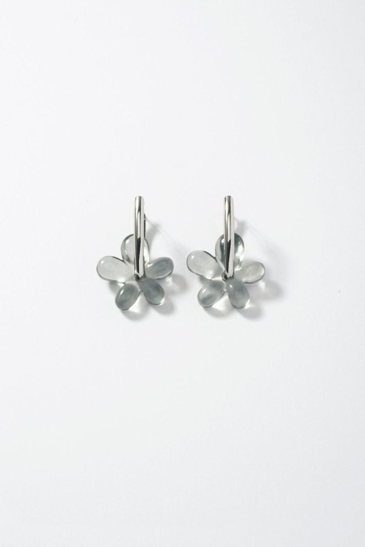 プランプ フラワー ピアス – GOLDY Onlinestore