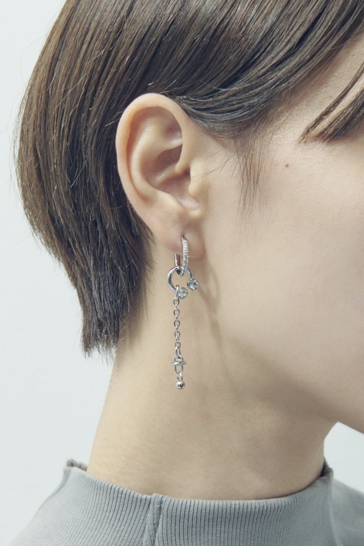 バーベル × パール チャーム ピアス – GOLDY Onlinestore