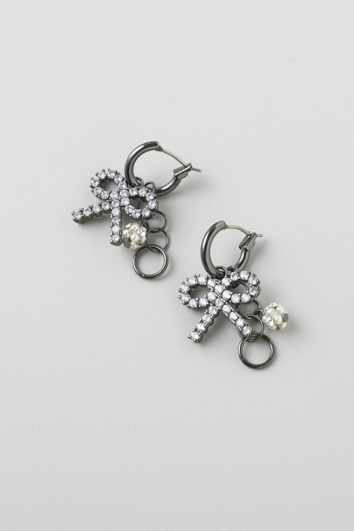 スクリブル リトル リボン ピアス – GOLDY Onlinestore