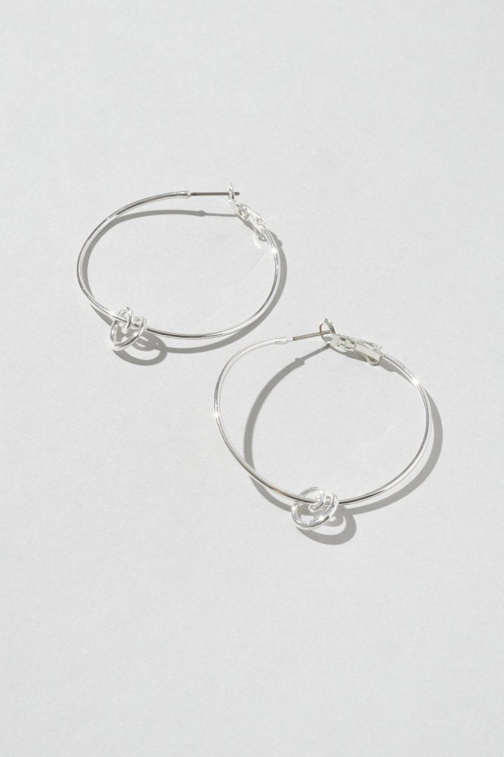 マイクロ チャーム スパイラル ピアス