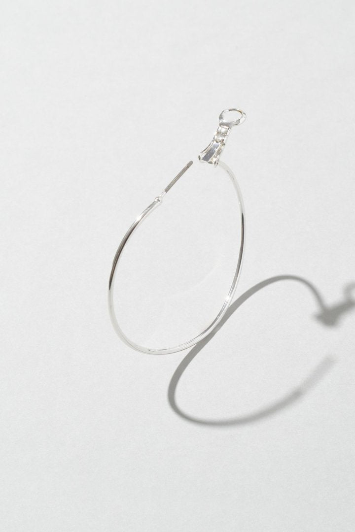 マイクロ チャーム スパイラル ピアス