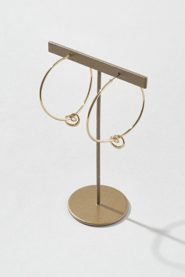 マイクロ チャーム スパイラル ピアス