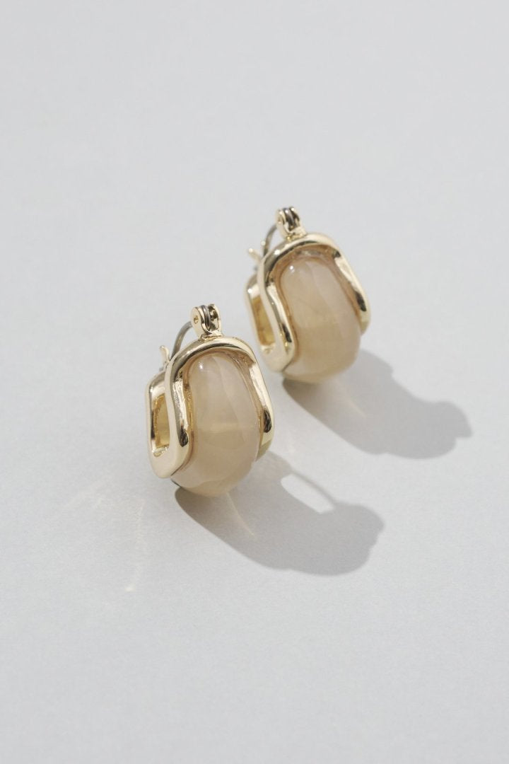 メタル フレーム プランプ カラー ピアス