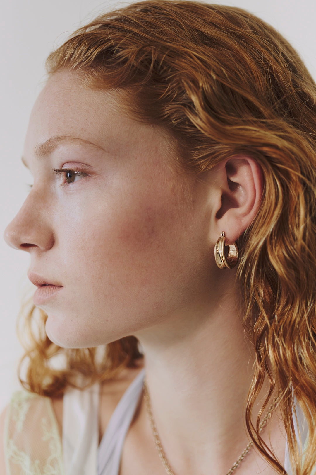 デント メタル フープ イヤリング