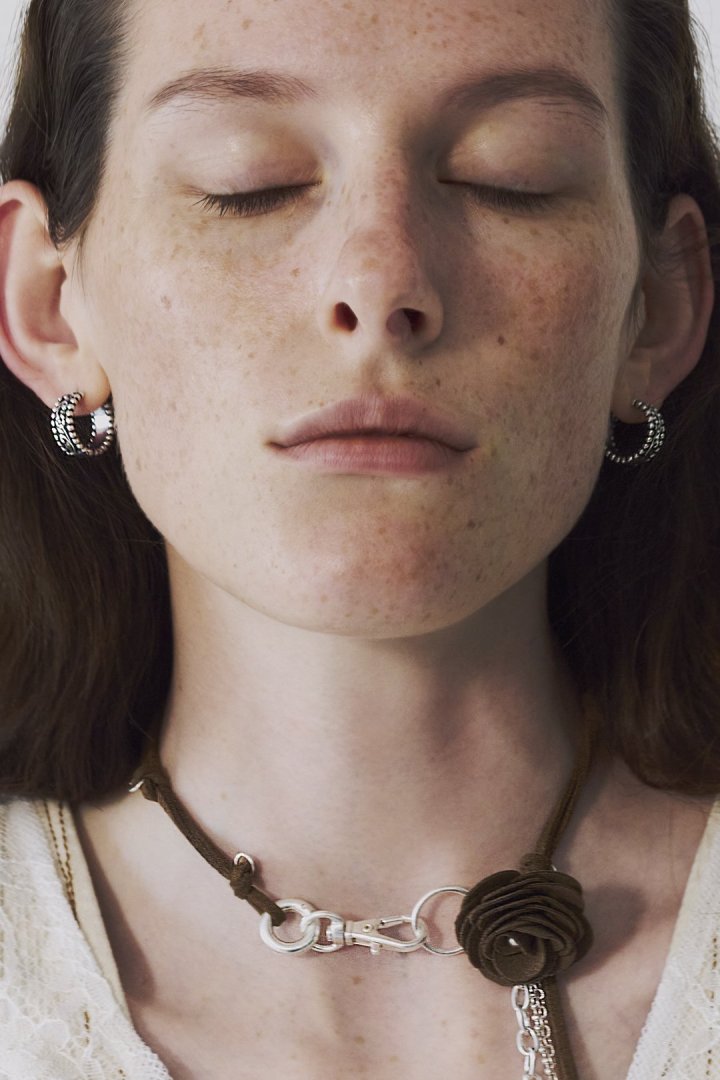 ヴィンテージ シック エングレイヴ ワンタッチ ピアス