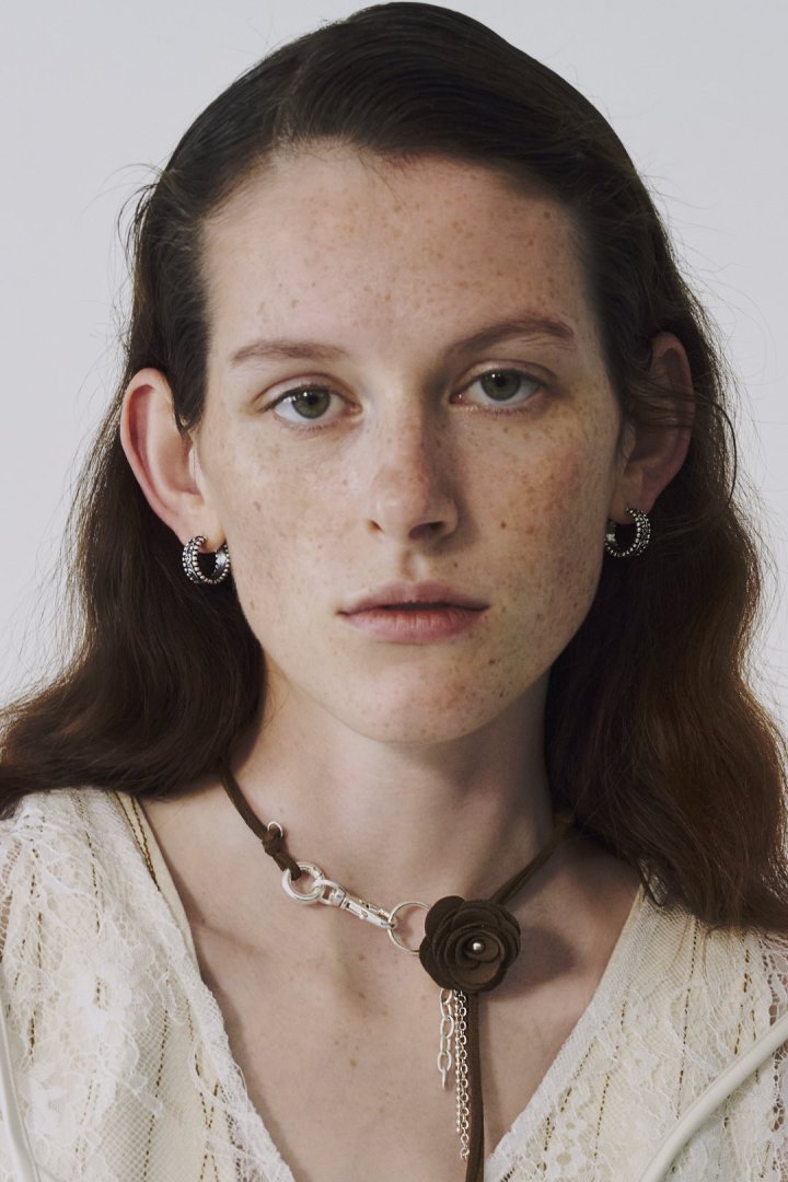 ヴィンテージ シック エングレイヴ ワンタッチ ピアス