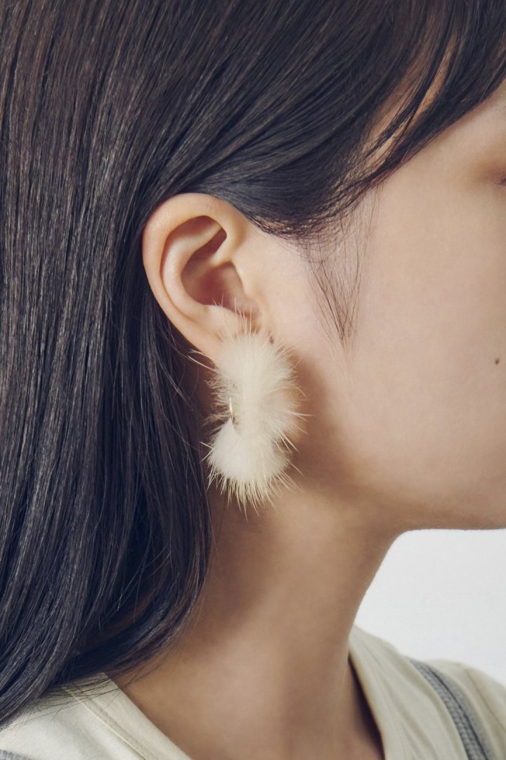 ミンク ファー フープ ピアス