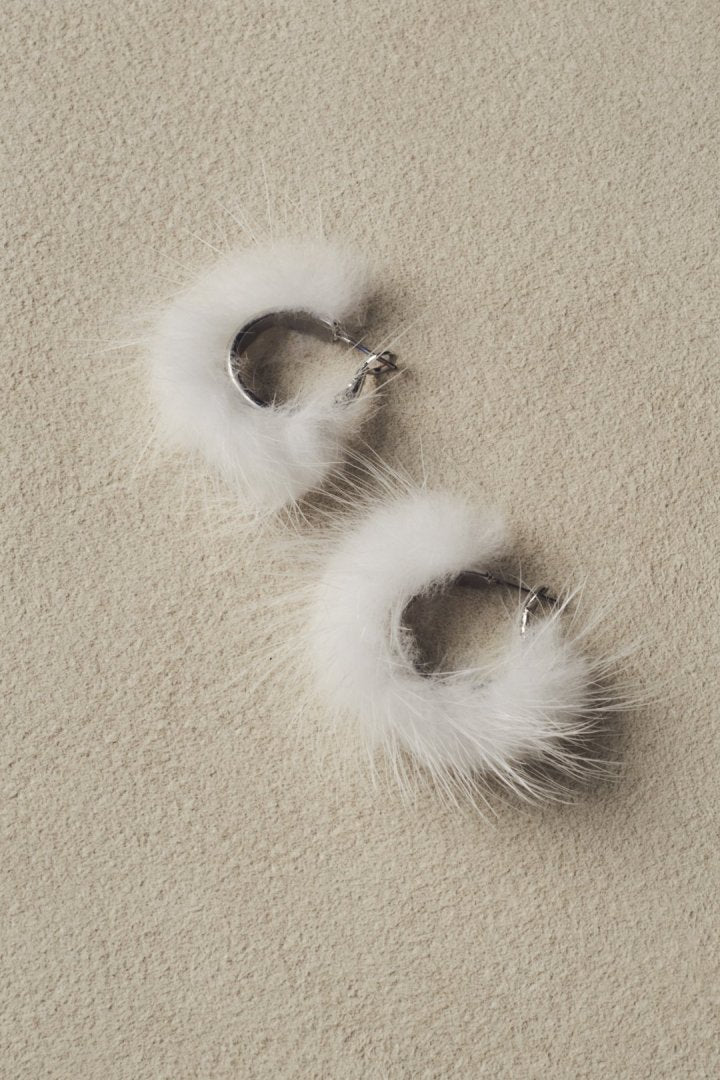 ミンク ファー フープ ピアス