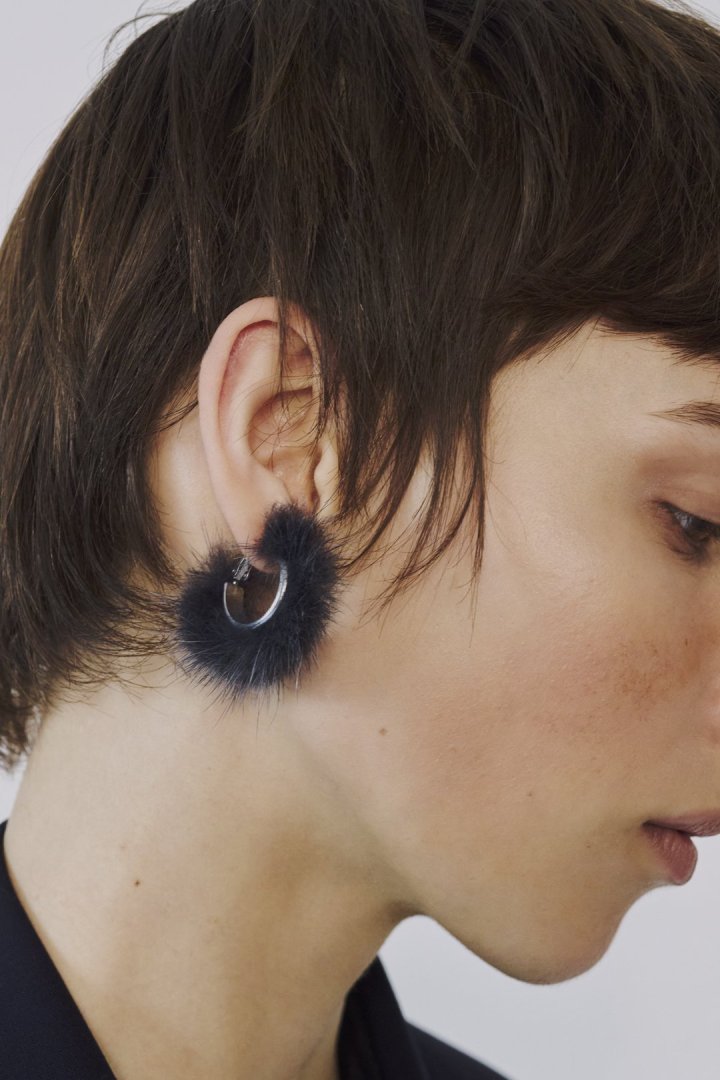 ミンク ファー フープ ピアス