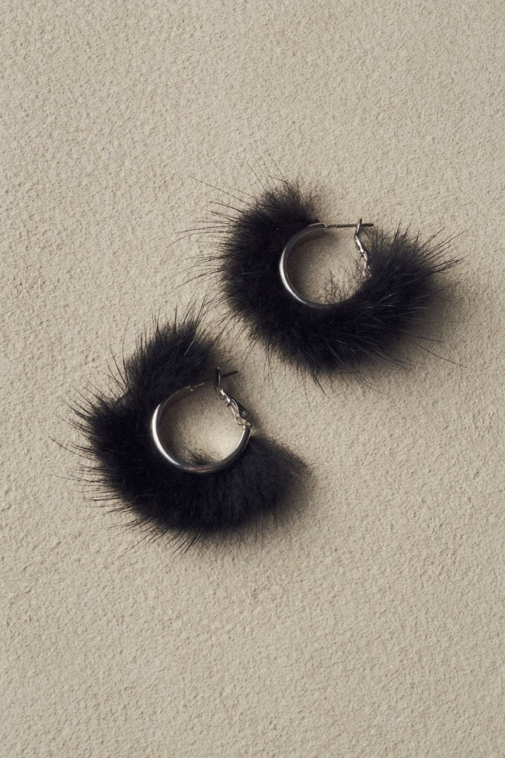 ミンク ファー フープ ピアス