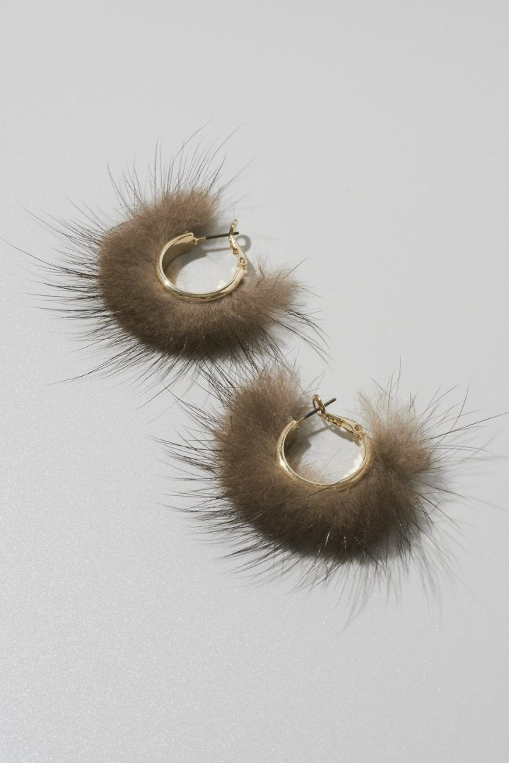 ミンク ファー フープ ピアス