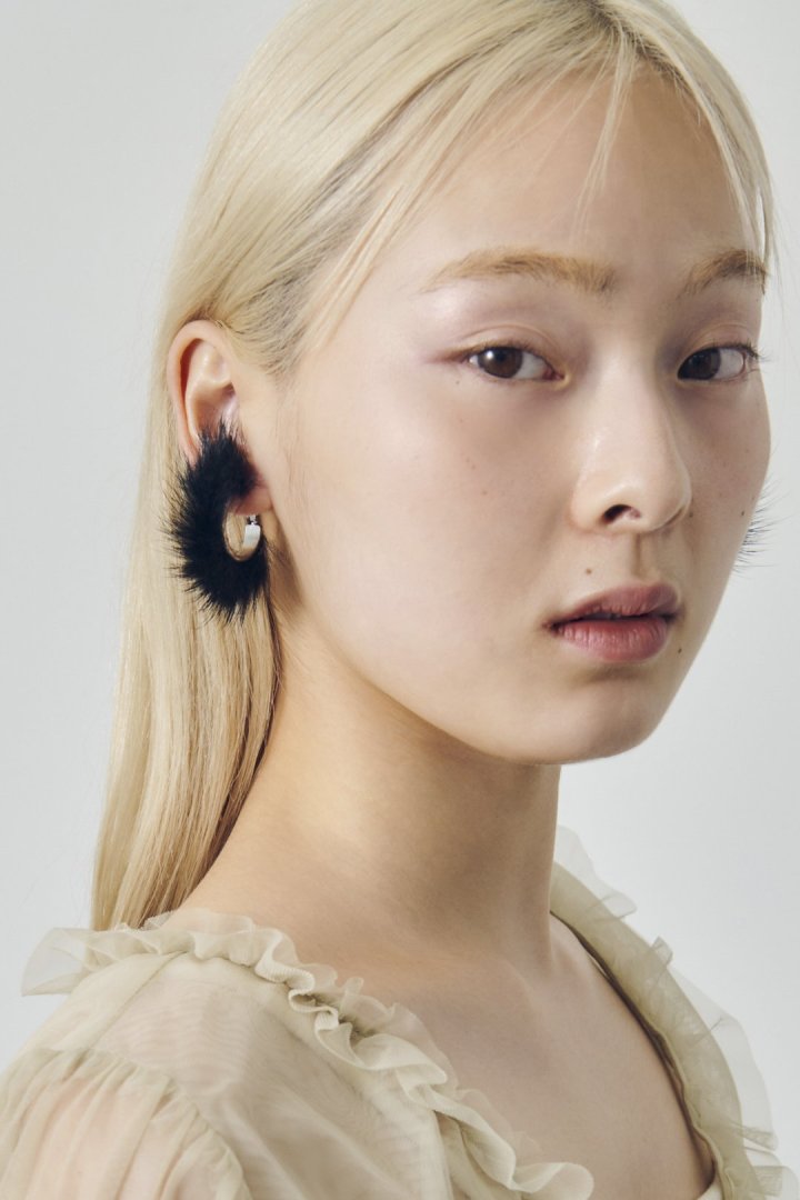 ミンク ファー フープ ピアス