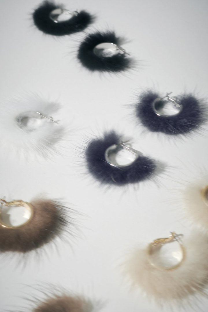 ミンク ファー フープ ピアス