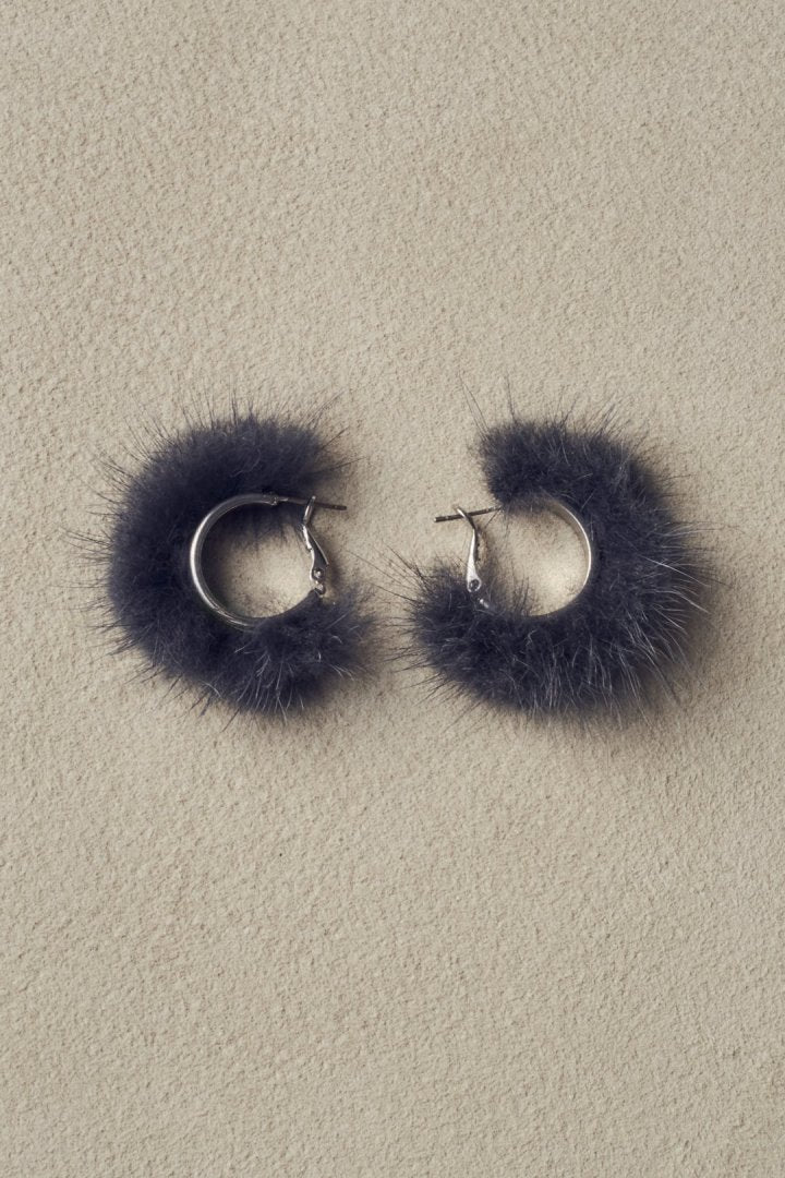 ミンク ファー フープ ピアス