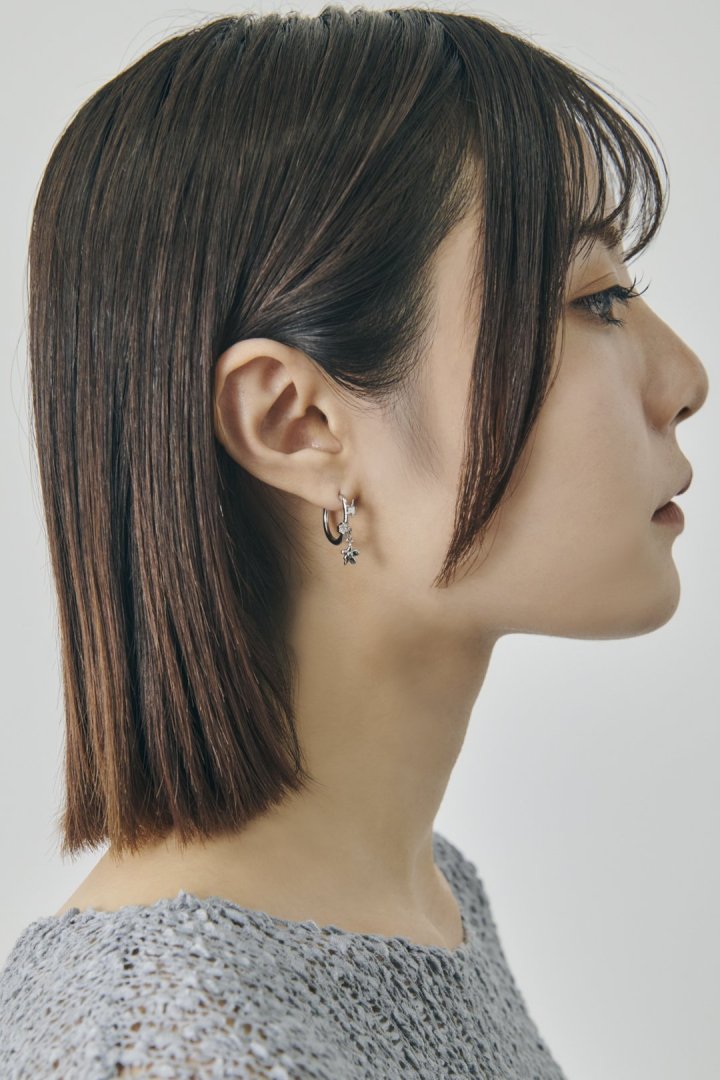 スクリブル モチーフ ピアス