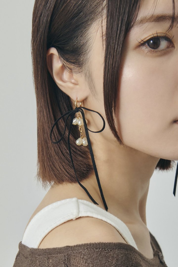 シャワー パール スエード リボン ピアス