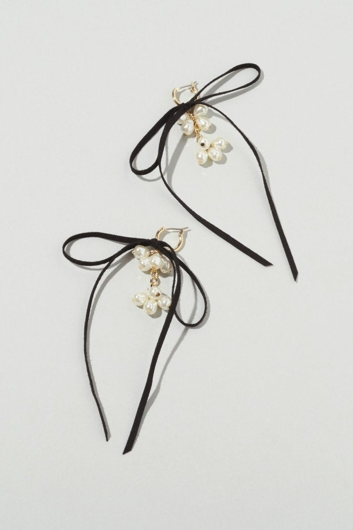 シャワー パール スエード リボン ピアス
