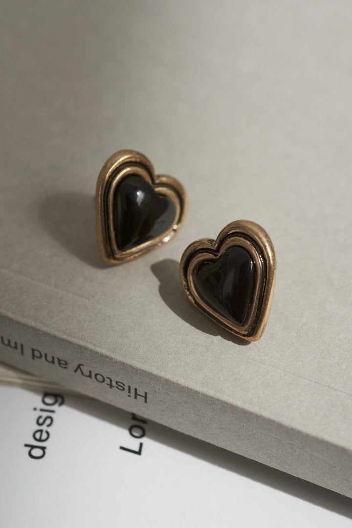 ブラック ハート ピアス