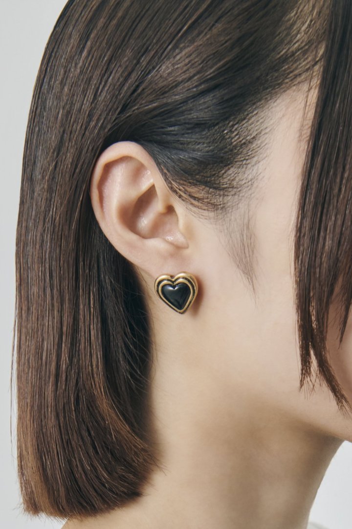 ブラック ハート ピアス
