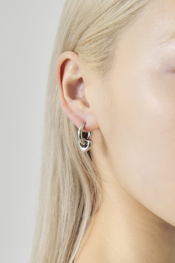 ミンク ファー ×メタル ハート ピアス