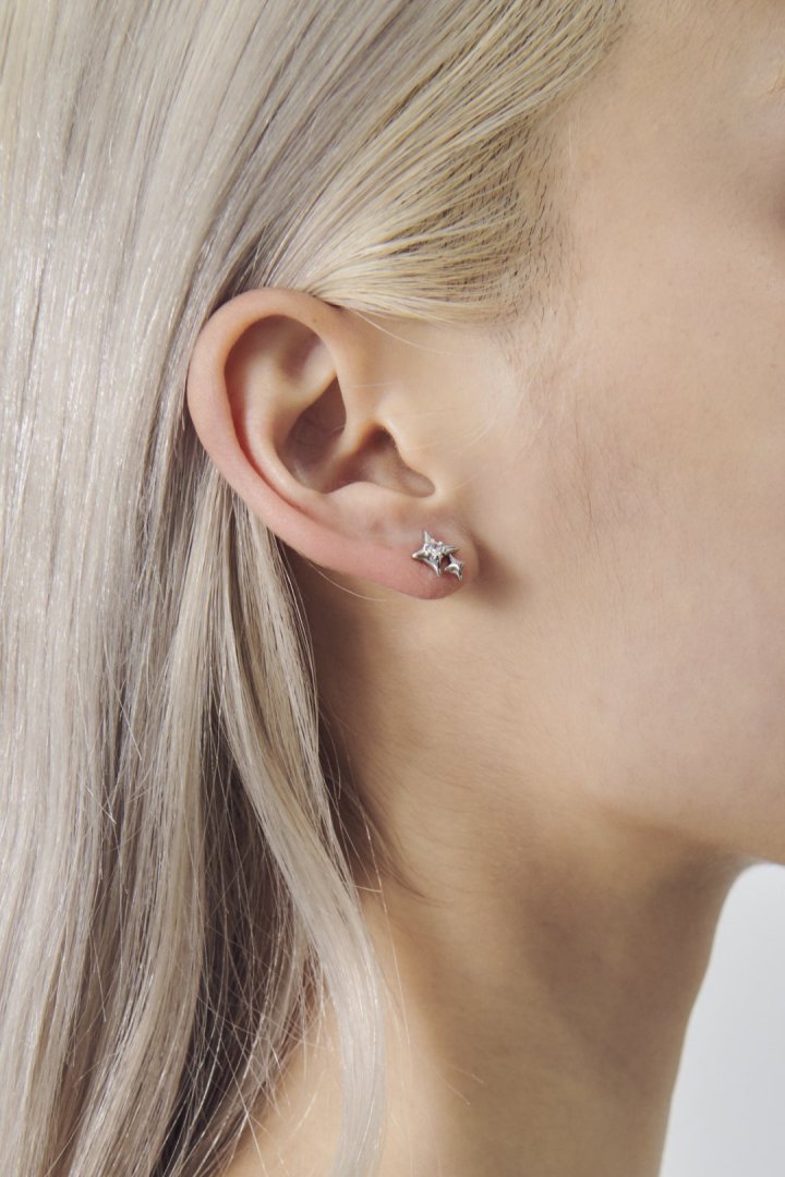 プチ グリーム ピアス