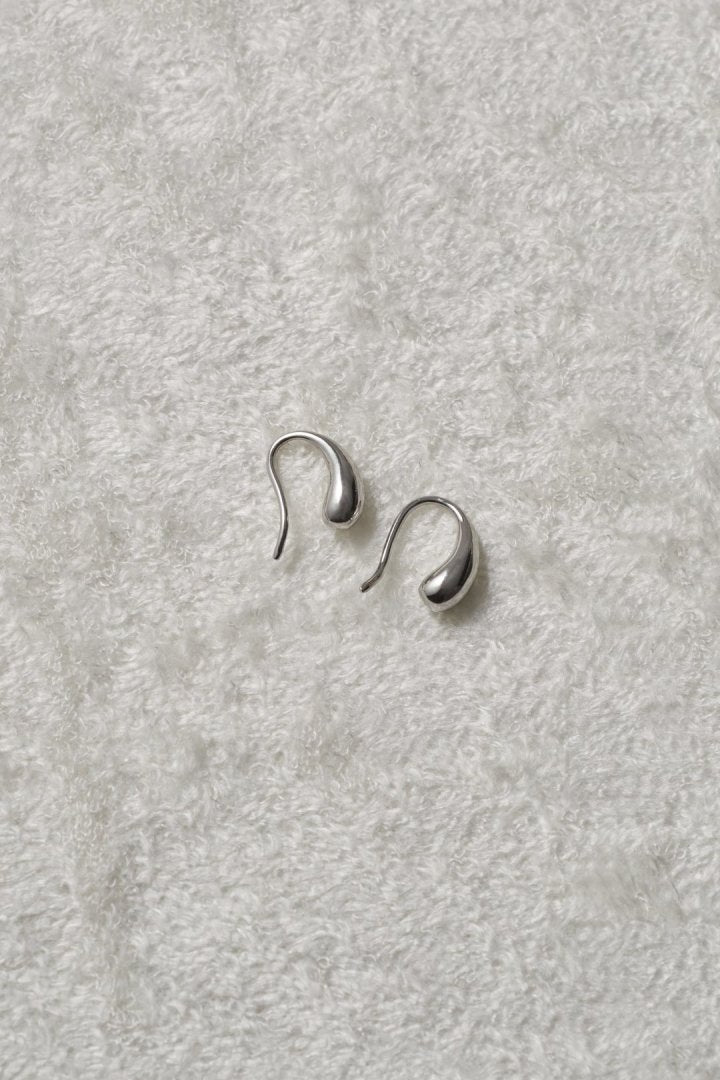 プチ ドロップ ピアス