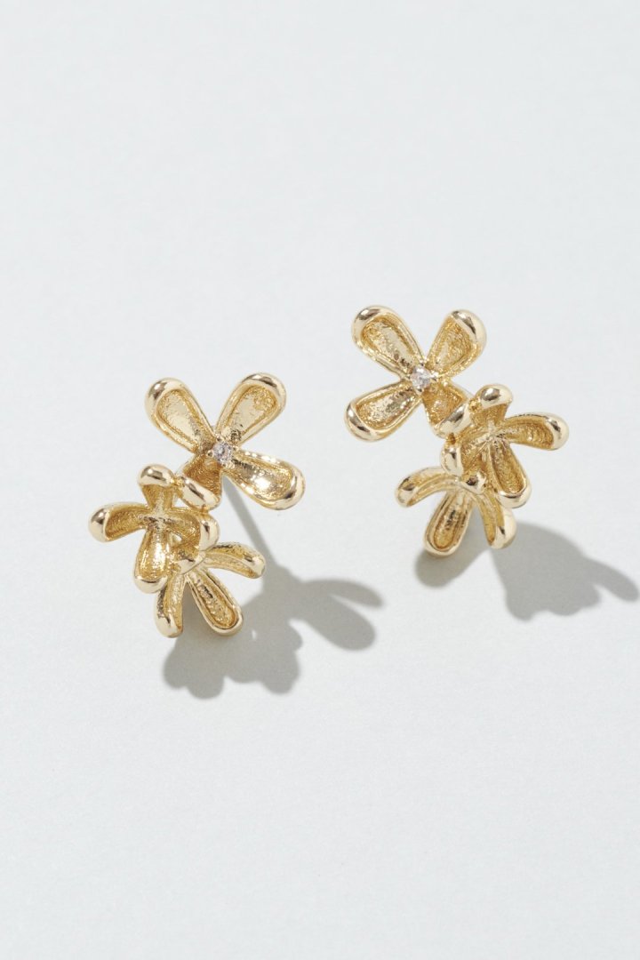 ブルーミング ミニ フラワー ピアス