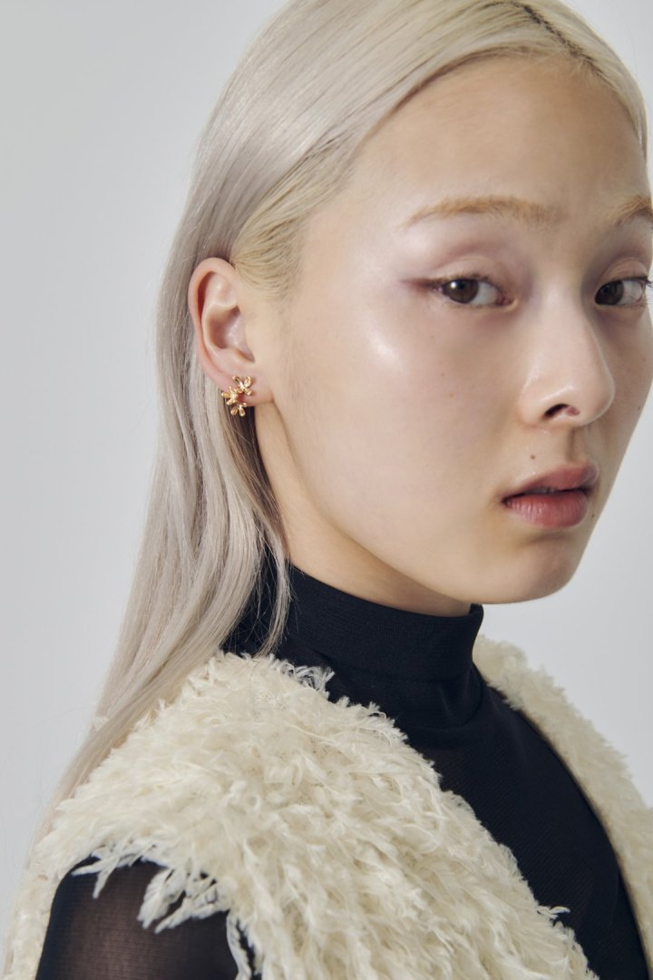 ブルーミング ミニ フラワー ピアス