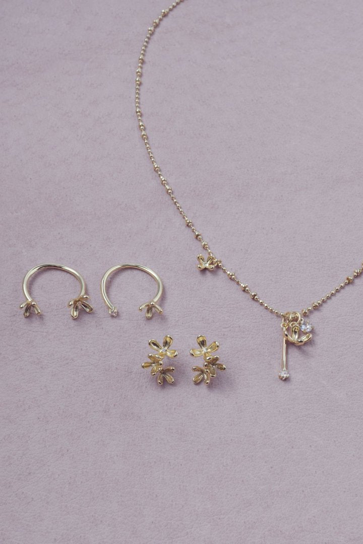 ブルーミング ミニ フラワー ピアス