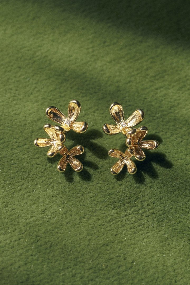 ブルーミング ミニ フラワー ピアス