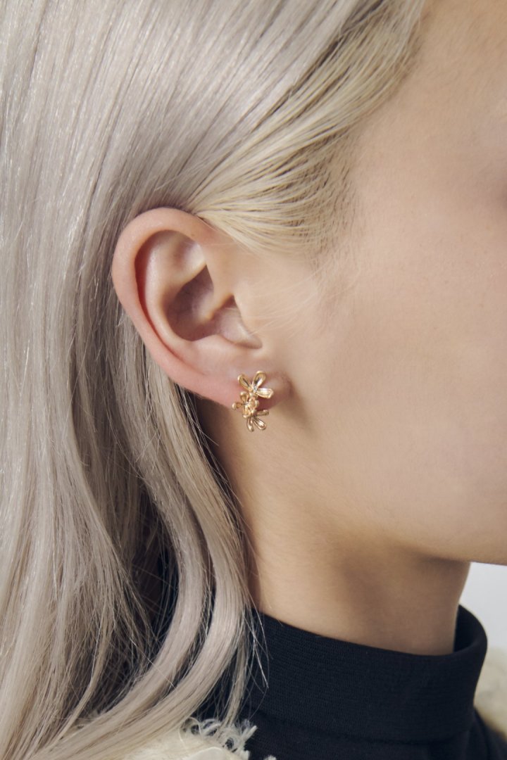 ブルーミング ミニ フラワー ピアス