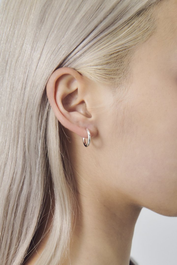 じゃ クロスモチーフ フープピアス じゃ クロスモチーフ フープピアス