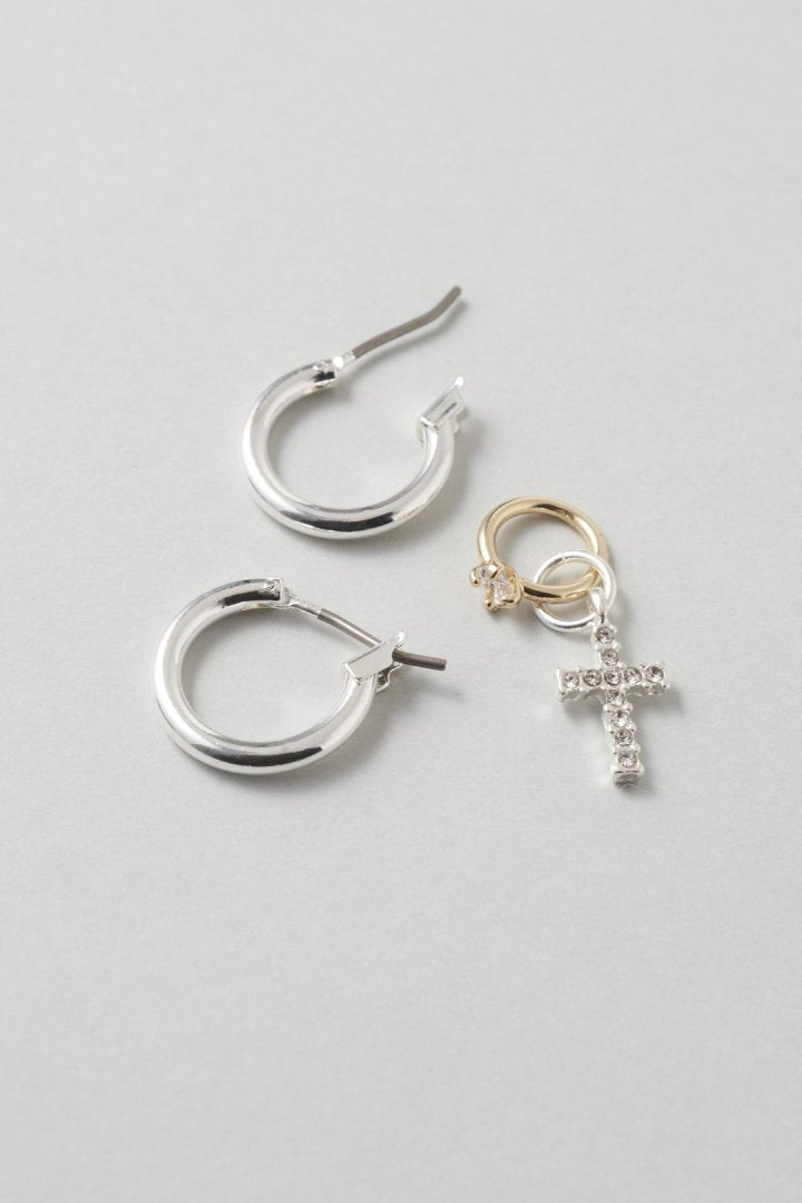 ビジュー × クロスモチーフ チャーム ピアス