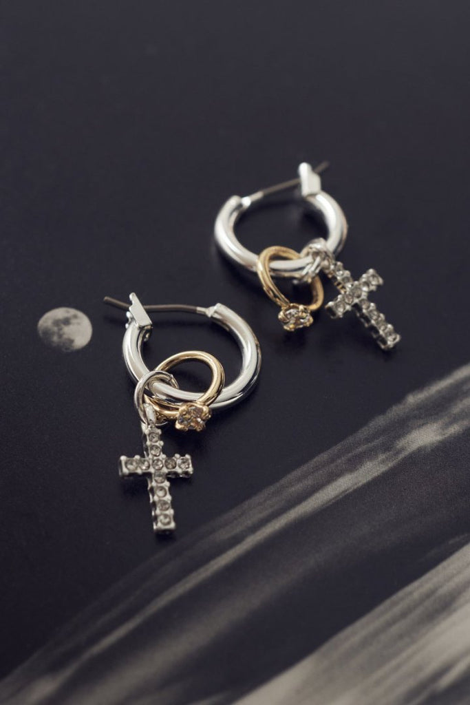 ビジュー × クロスモチーフ チャーム ピアス – GOLDY Onlinestore