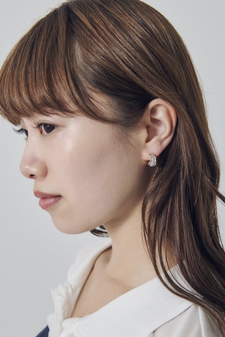 ウェービー カラー × メタル ピアス