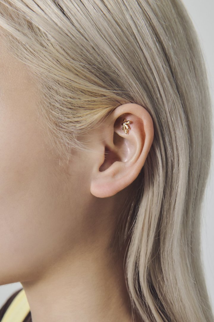 ウィッティ フラワー ピアス